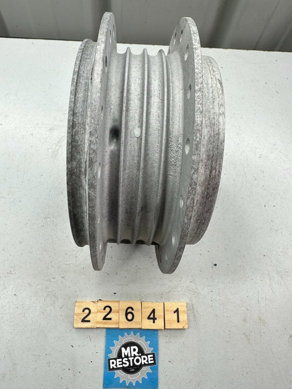 Yamaha YB100 Rear Wheel Hub 29601