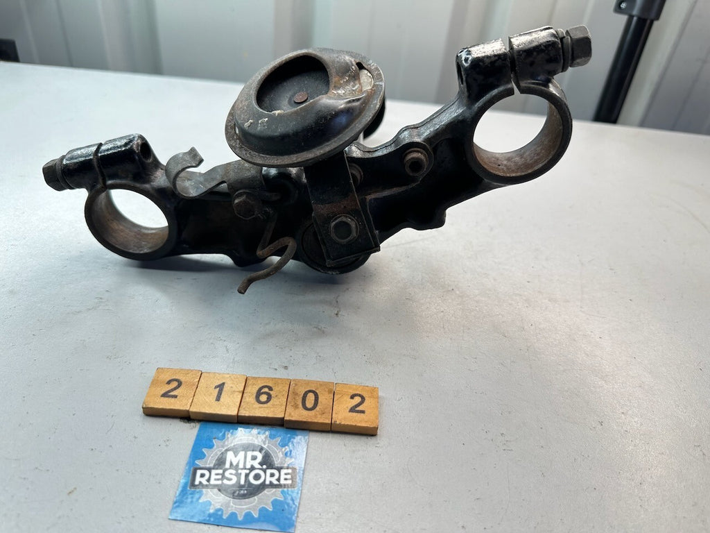 Suzuki GSX250F Across Lower Fork Clamp Stem & Parts