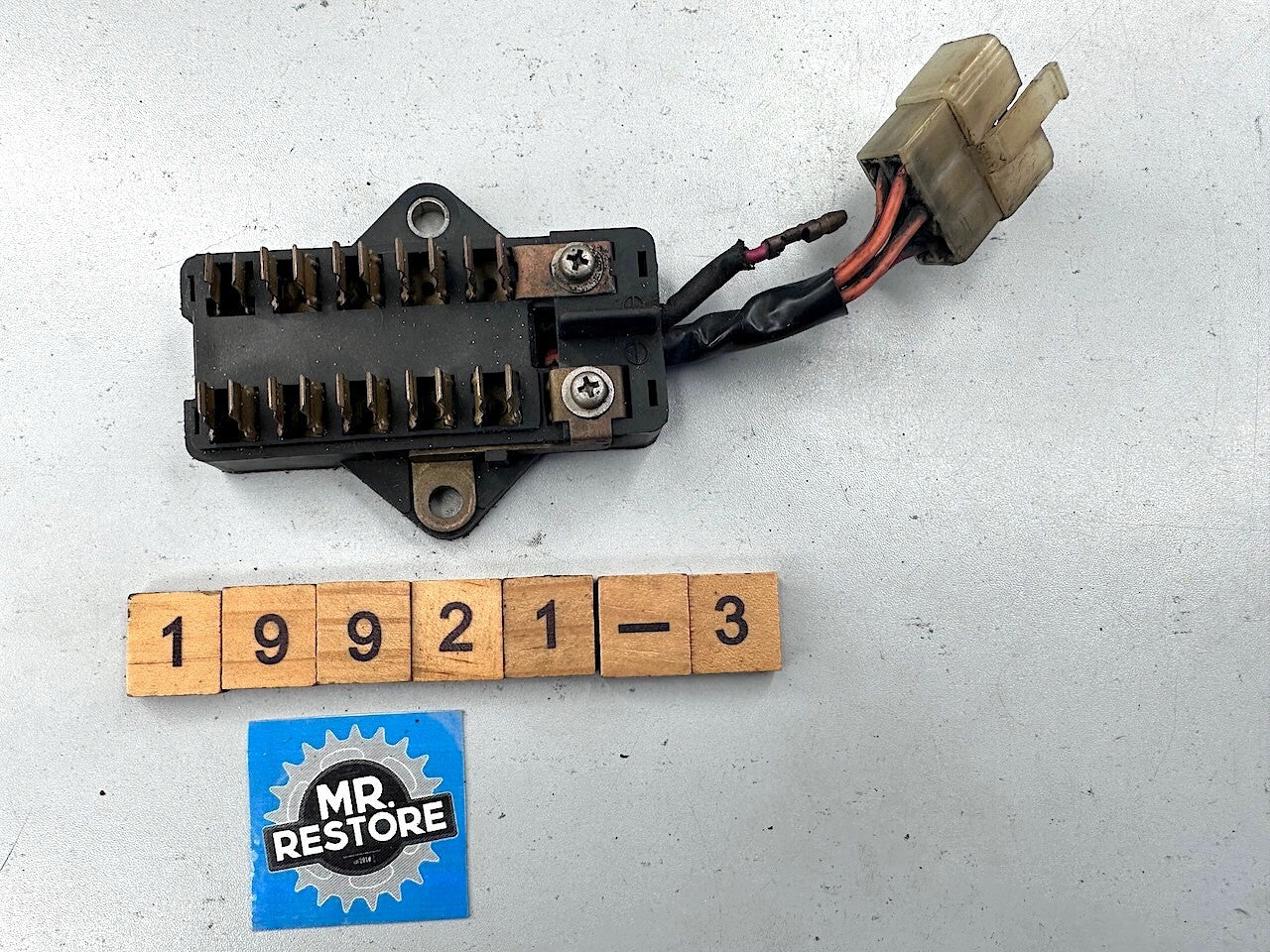 Suzuki GS650 G M 1981-83 Fuse Box 36740-34200