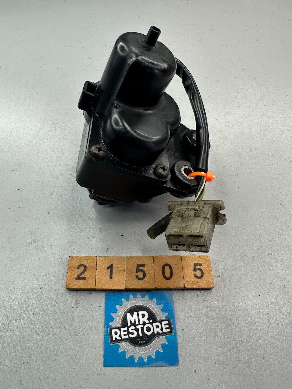 Yamaha TZR250 1KT 2MA TDR250 SDR200 Servo Motor 1KT-85820-01