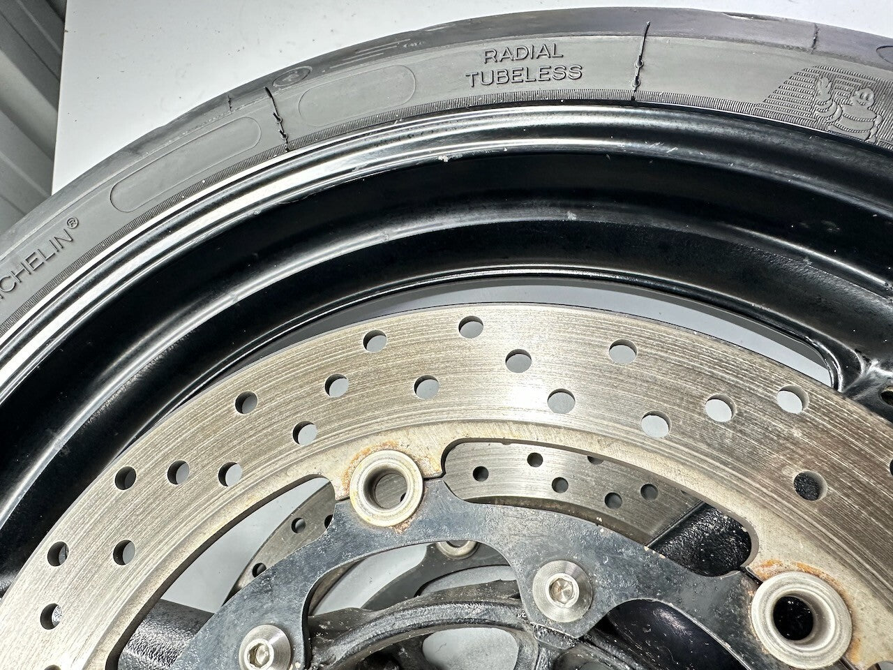 Yamaha XJR1300 '04-16' Front Wheel , Discs & Useable Michelin Road 5 2CT Tyre