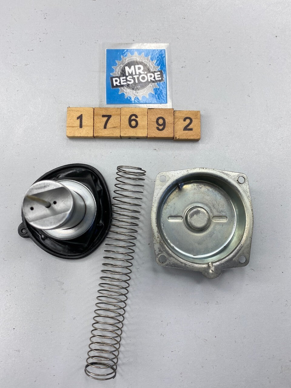 Yamaha FZR250 1987-88 Carburettor Diaphragm, Needle, Spring & Cap - 1HX-14940-01