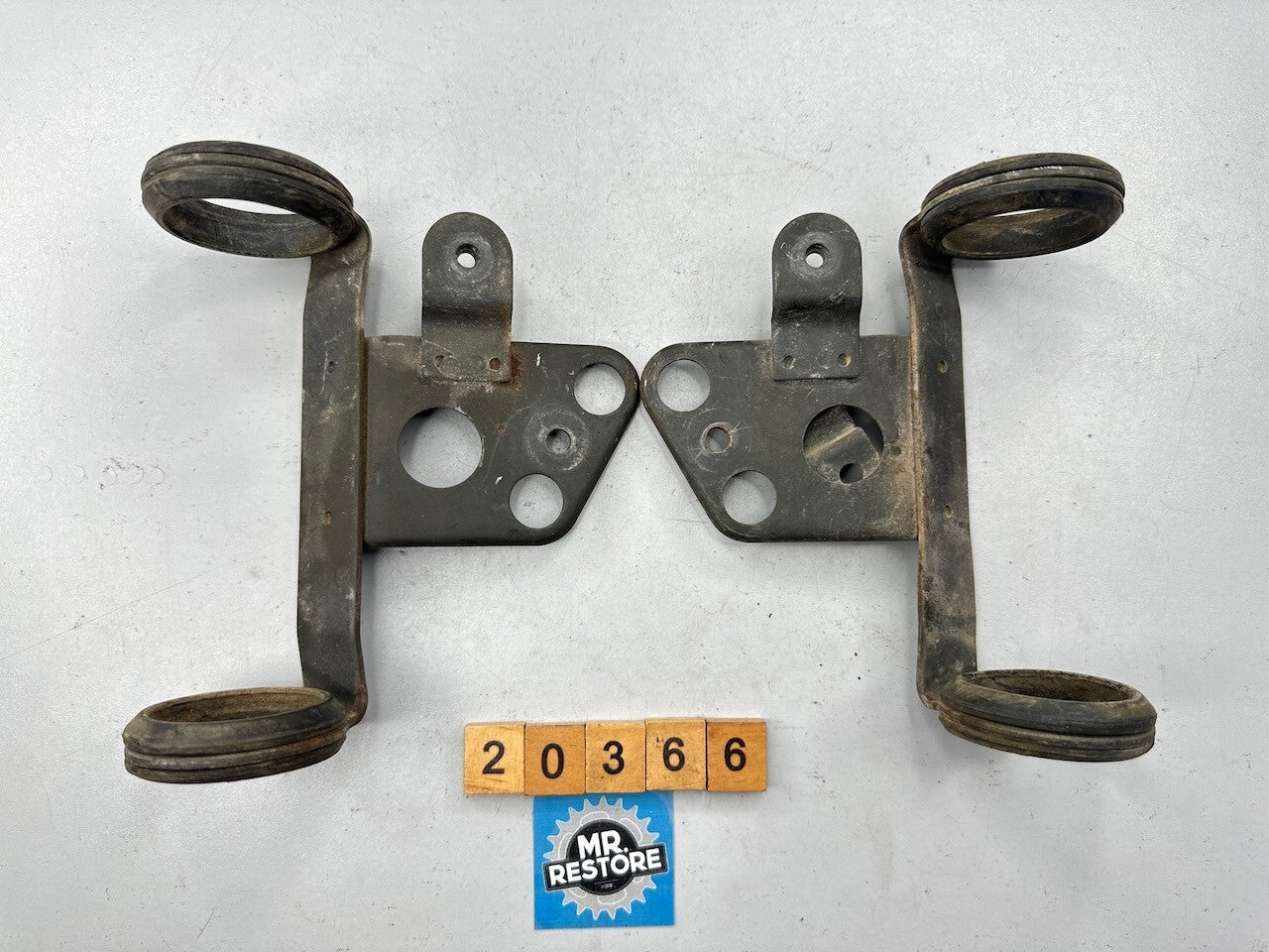 Suzuki DR350 '90-99' DR250 '90-95' Pair of Headlight Mount Fork Brackets Ears