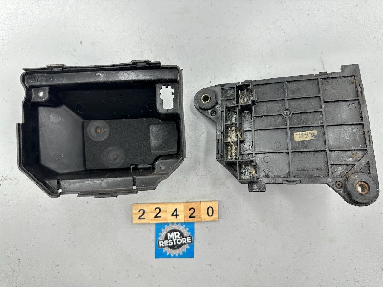 Kawasaki GPZ1000RX GPZ900 GPZ750 GPZ1100 ZN1300 Fuse Box With Lid, Flasher Relay