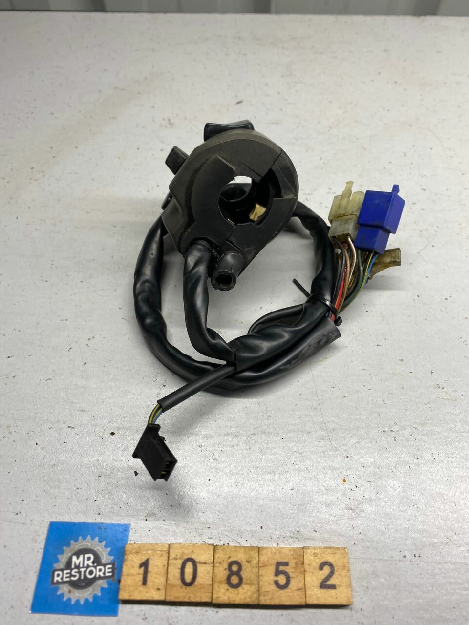 Yamaha YZF600R Thundercat L/H Switch Horn Pass Turn Hi-Lo & Choke 4WF-83973