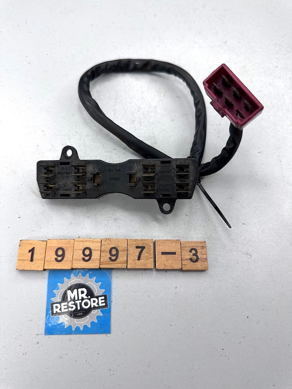Honda VF750 VF700 Interceptor - Fuse Box 38200-MB2