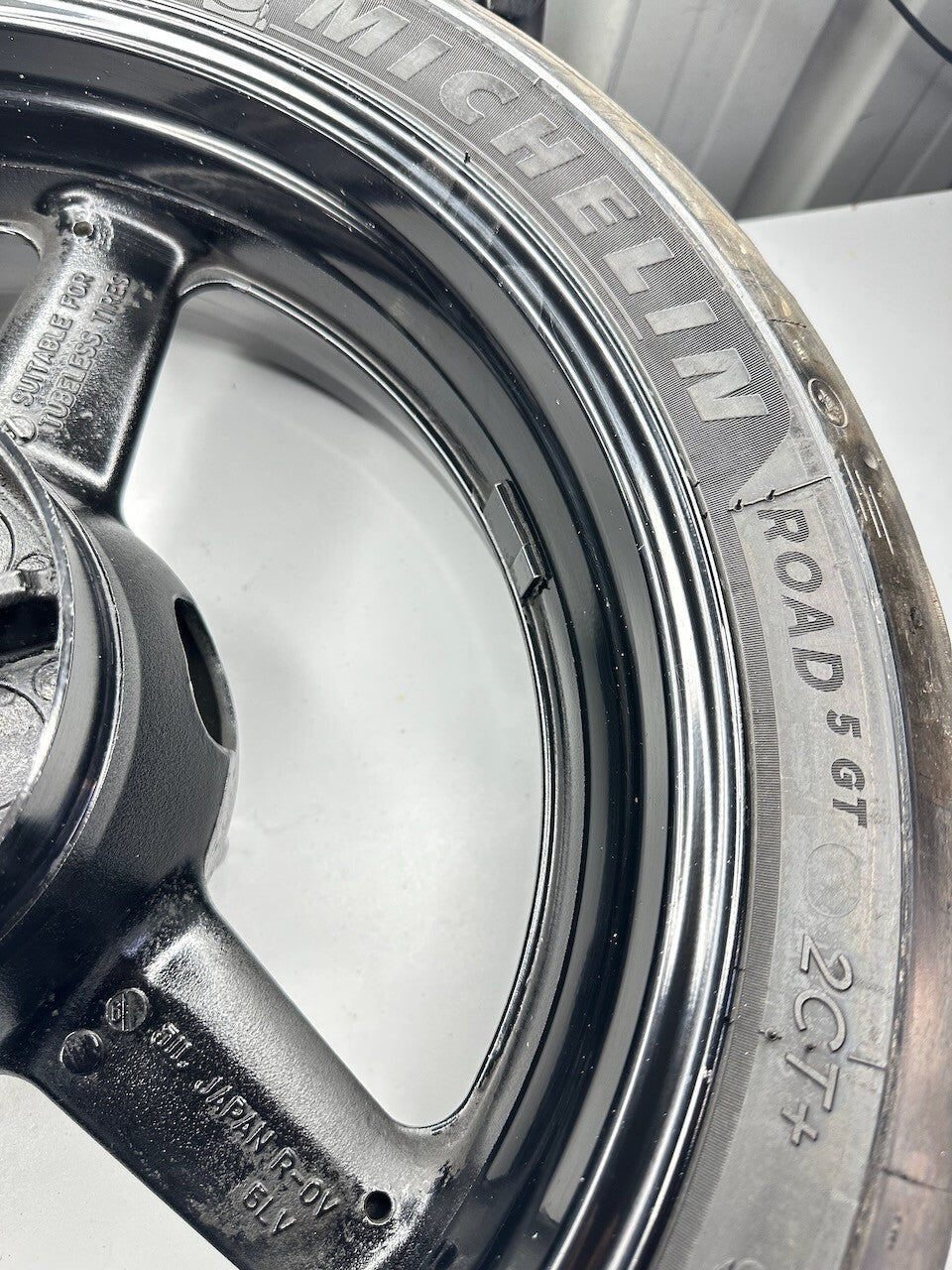 Yamaha XJR1300 '04-16' FZS1000 Rear Wheel & Useable Michelin Road 5 2CT+ Tyre