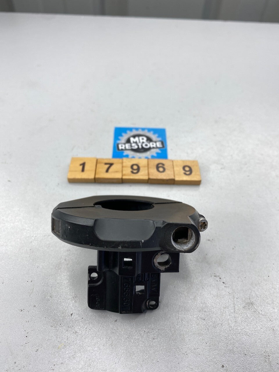 BMW R1200GS R1200R 2006-14 Handlebar Throttle Cable Holder