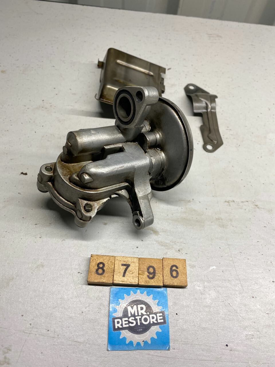 Yamaha XJ900S Diversion Oil Pump 4KM-13300