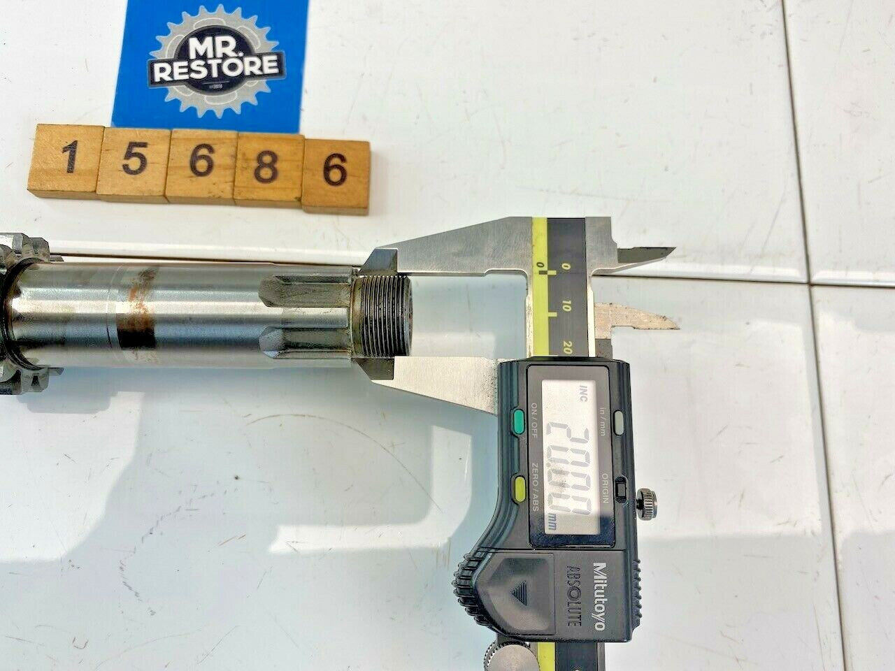 Yamaha RD250 RD350 RZ250 RZ350 YPVS Main Axle