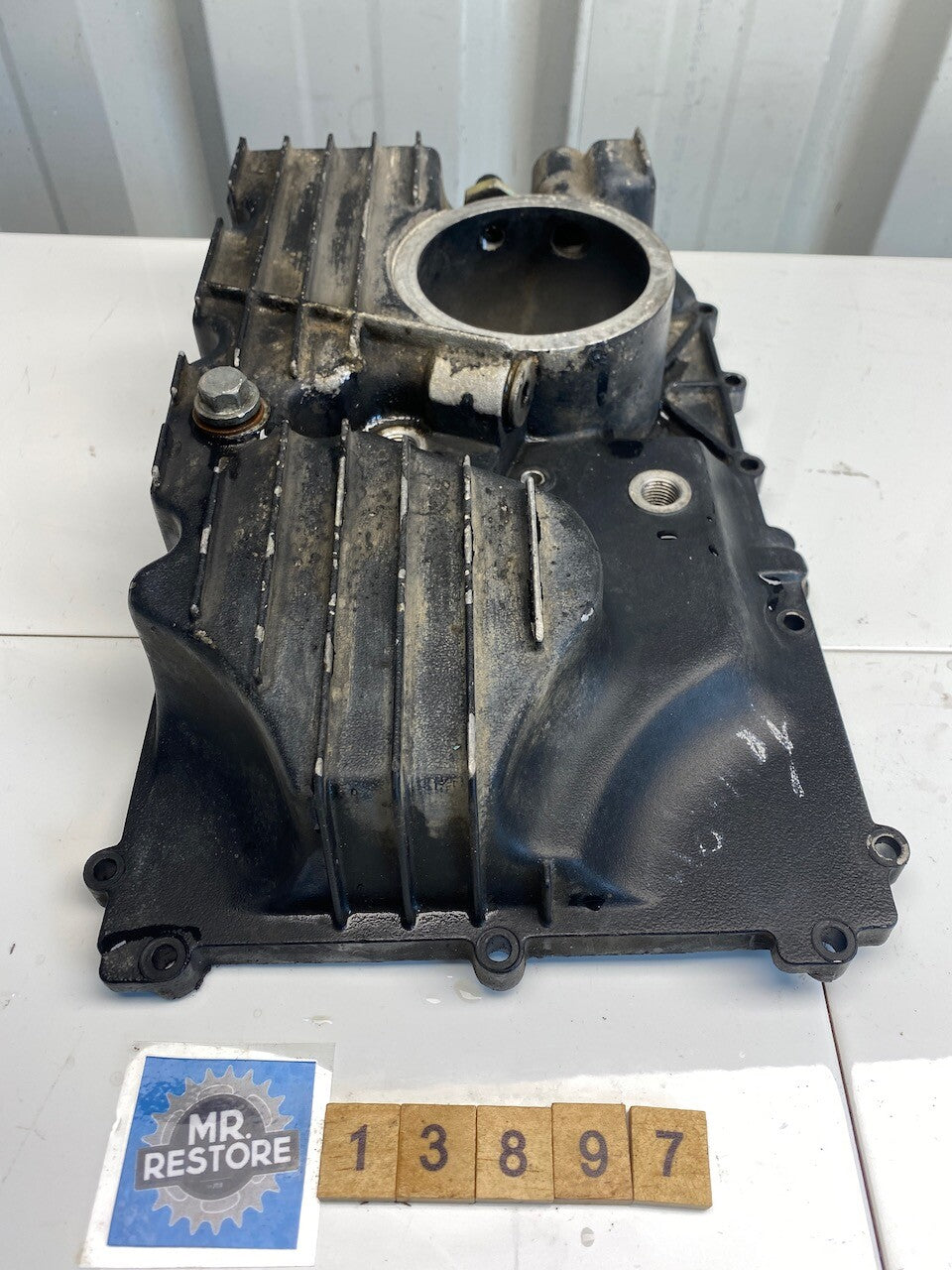 Triumph Daytona Trophy Tiger Speed Triple Sump Oil Pan 2080252