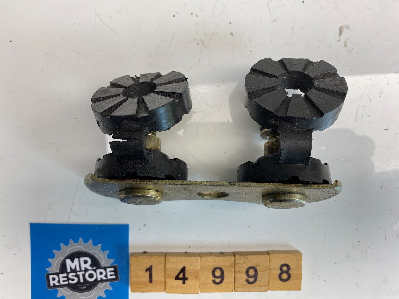 Yamaha RD250 RD400 Air Cooled Foot Rest Bracket & Rubbers