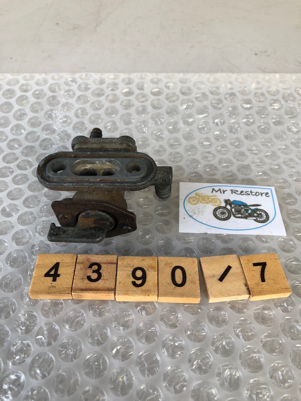 Kawasaki GPZ550 KZ550D ZZR400 etc. Fuel tap 51023-1186 