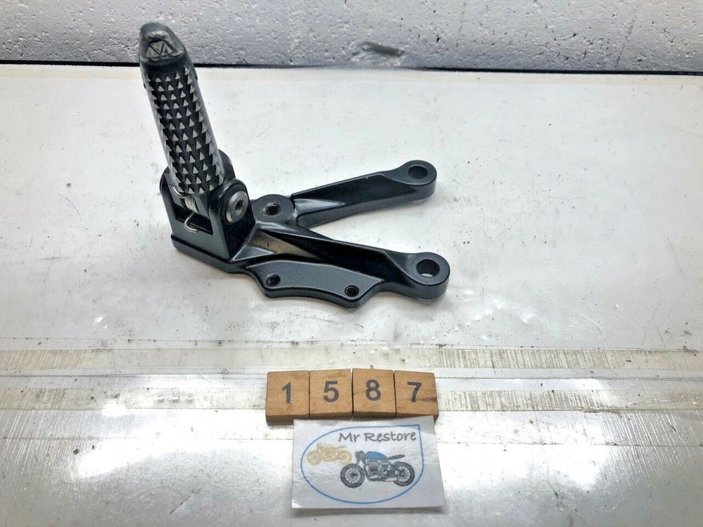 KAWASAKI ZX10 L/H FOOTREST Bracket assy 35063-0226