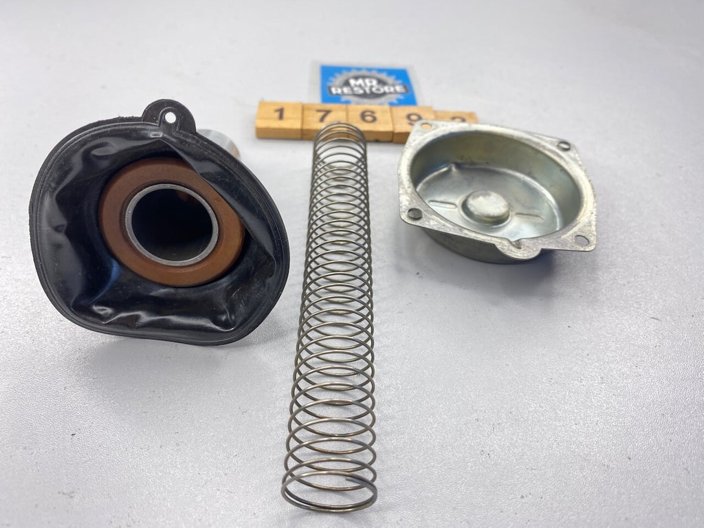 Yamaha FZR250 1987-88 Carburettor Diaphragm, Needle, Spring & Cap - 1HX-14940-01