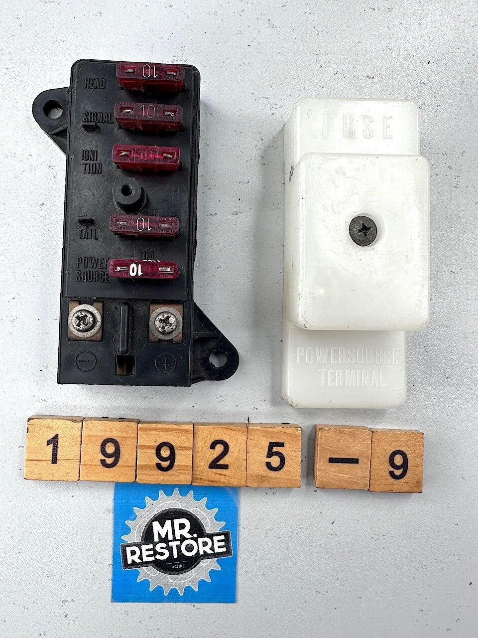 Suzuki GSXR1100 GSXR750 GSX1100 GSX750 GSX600 Fuse Box & Cover 36740-05A01