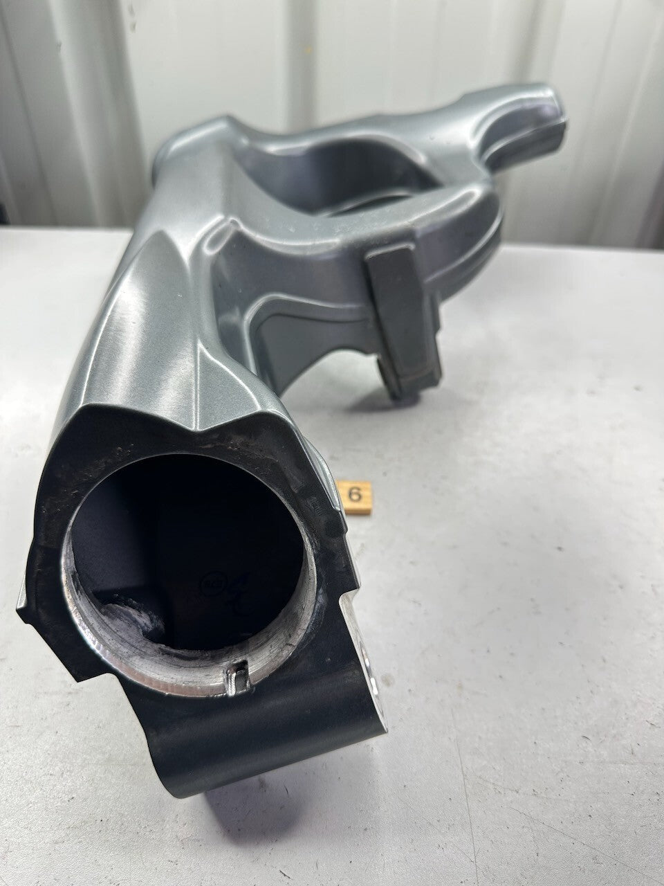 BMW K1300R Rear Suspension Swingarm Frame 7709268 33177709269