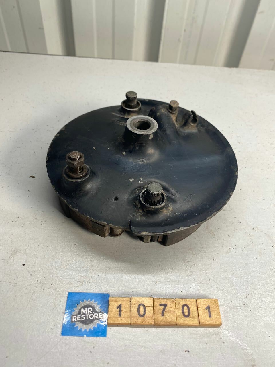 Kawasaki Z250G Late 1981 Front Hub assy. & Shoes