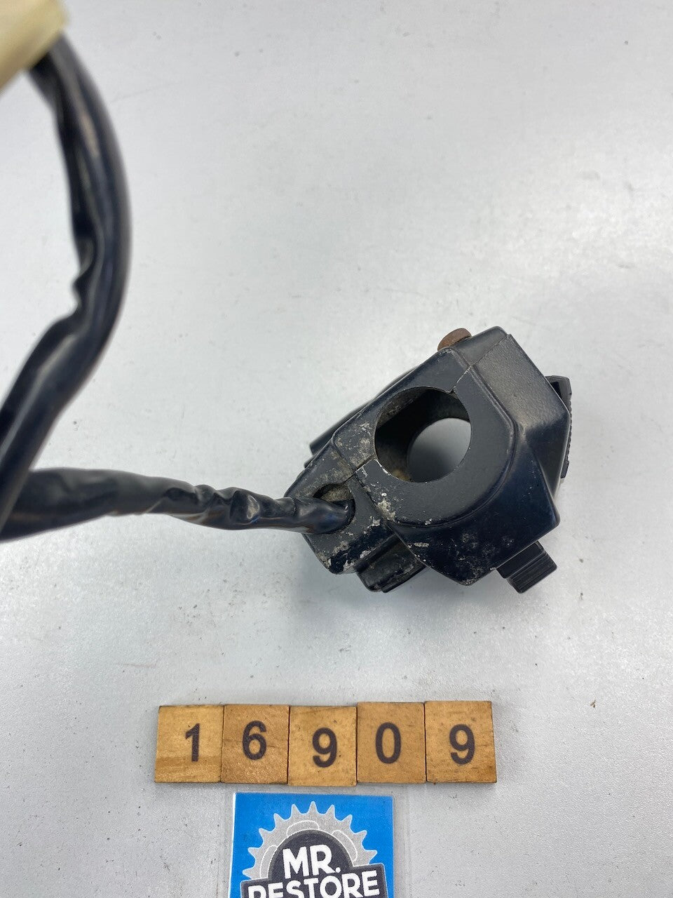 Yamaha RZ350 RZ250 RD250 RD350 YPVS R/H Handlebar Switch OEM 29L-83975-00