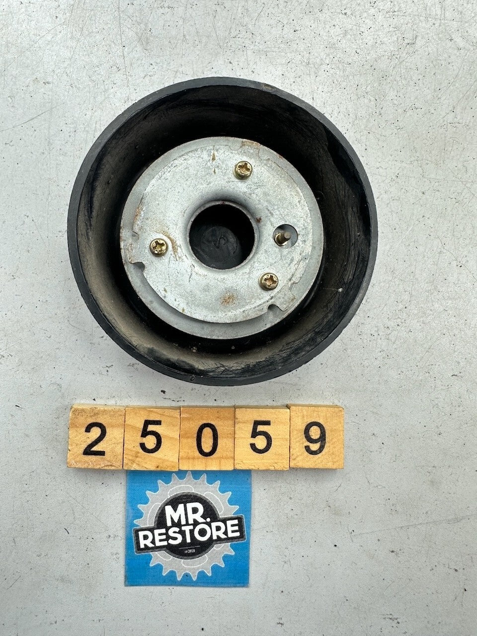 Suzuki LJ50 Steering Wheel Centre Hub