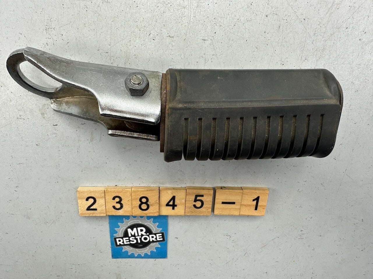 Honda CB900 Boldor CB750 Left Pillion Footrest Peg 50718-438