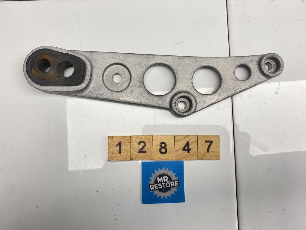 Kawasaki GPZ250R L/H Rear Indicator Bracket & Rubber Mount