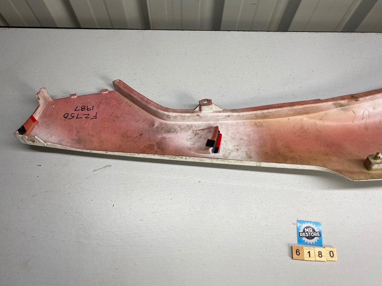 Yamaha FZ750 1987 Left Hand Tail Side Cover