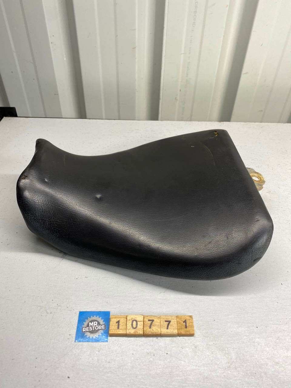 Yamaha FZR250 3LN Riders Pilot Seat 3LN-24712-00