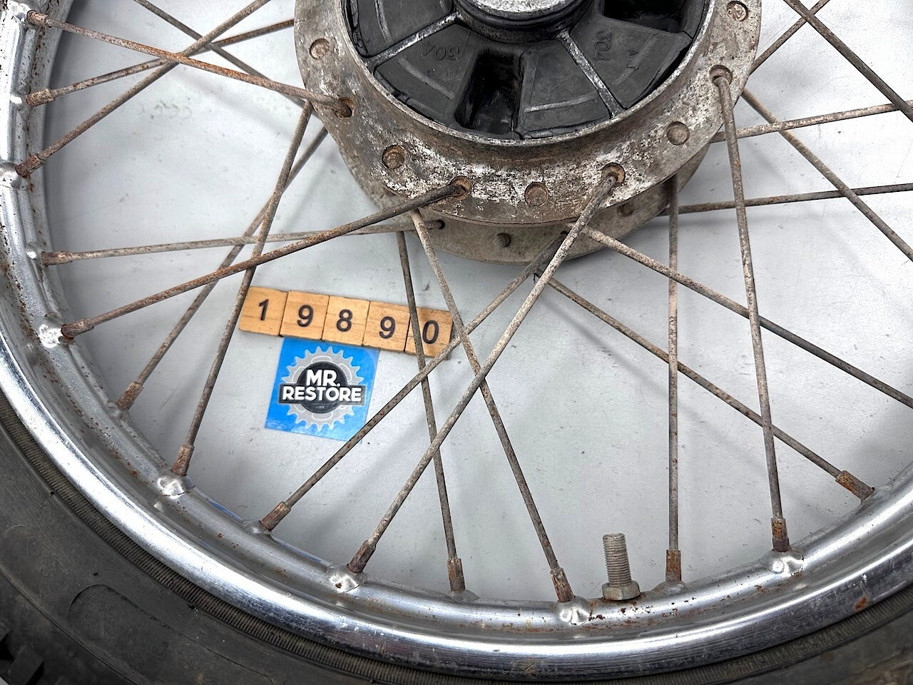 Yamaha V90 T 1982 Rear Wheel 17 x 1.40