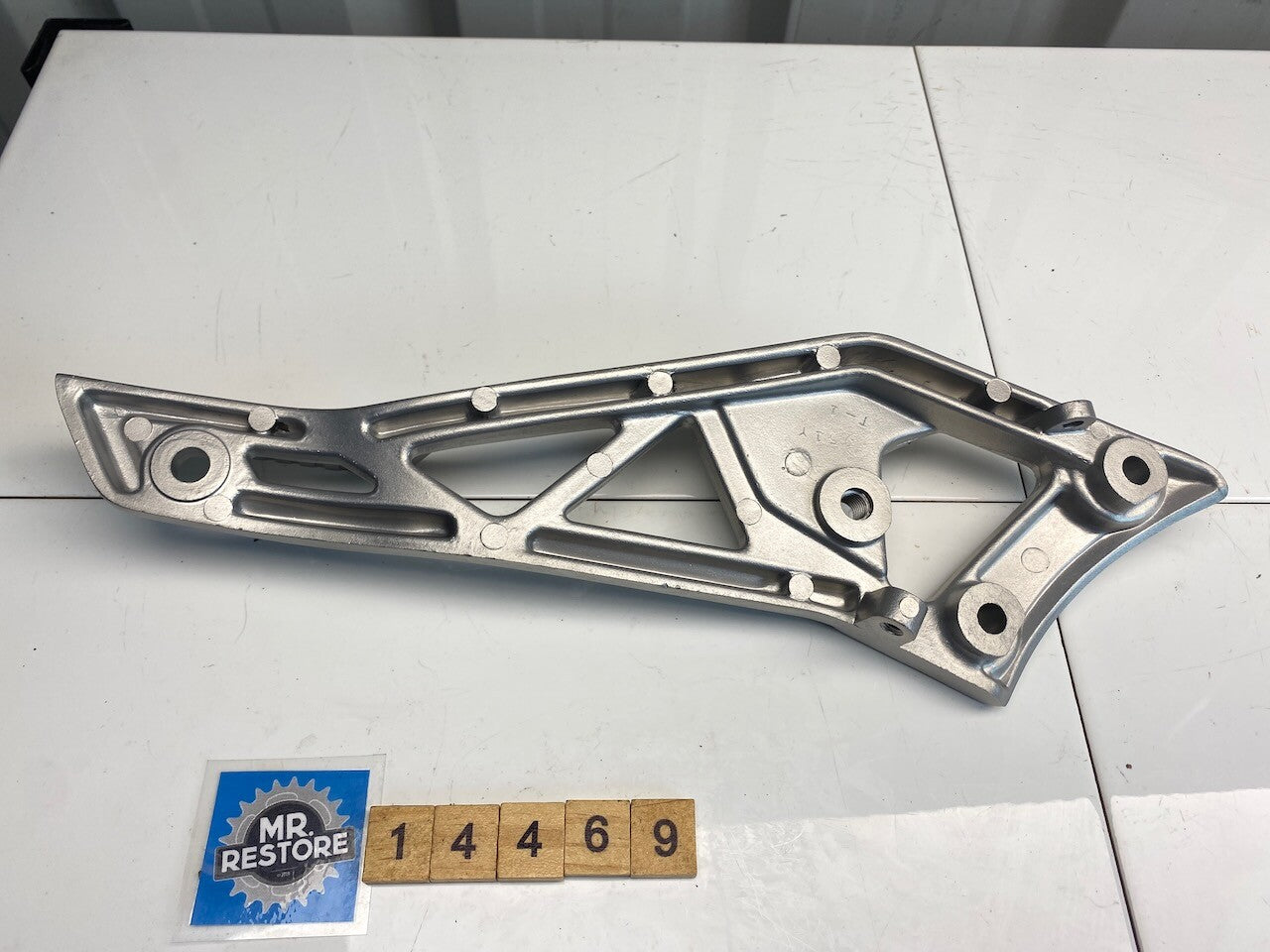 Yamaha SRX250 R/H Front Rider Foot Rest Bracket - Vapour Blasted