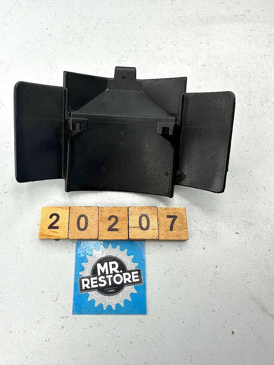 BMW F800S F800ST F800R F800GT Radiator Fan Cover Shroud 17117703038
