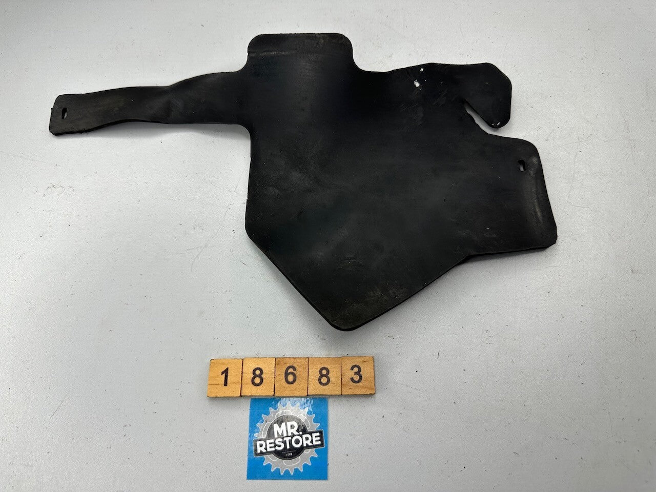 Suzuki DR200 DR125 DF200 DF125 Rear Fender Mud Flap Guard 63411-44AA0