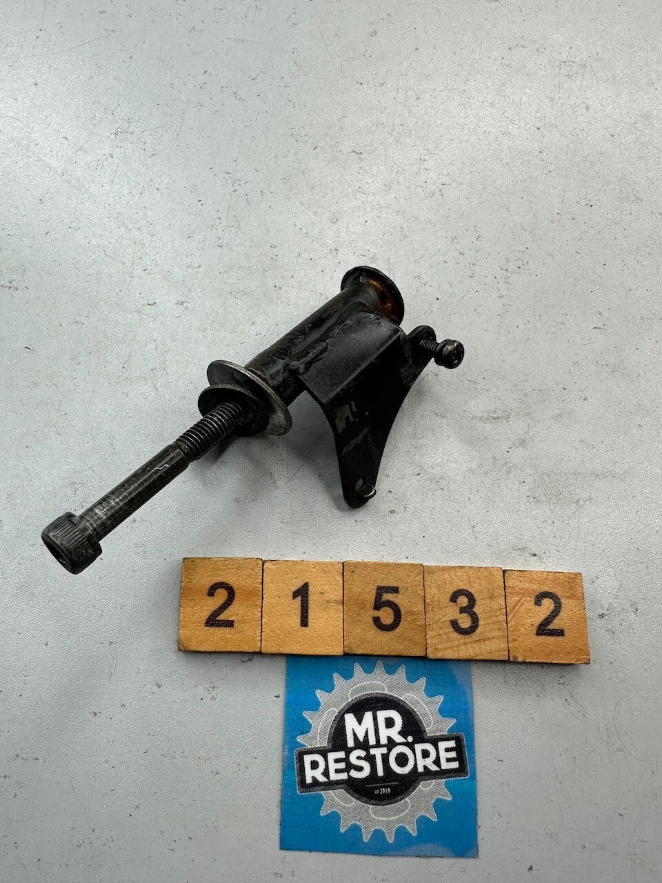Yamaha TZR250 Left Leg Shield Stay 1KT-28321