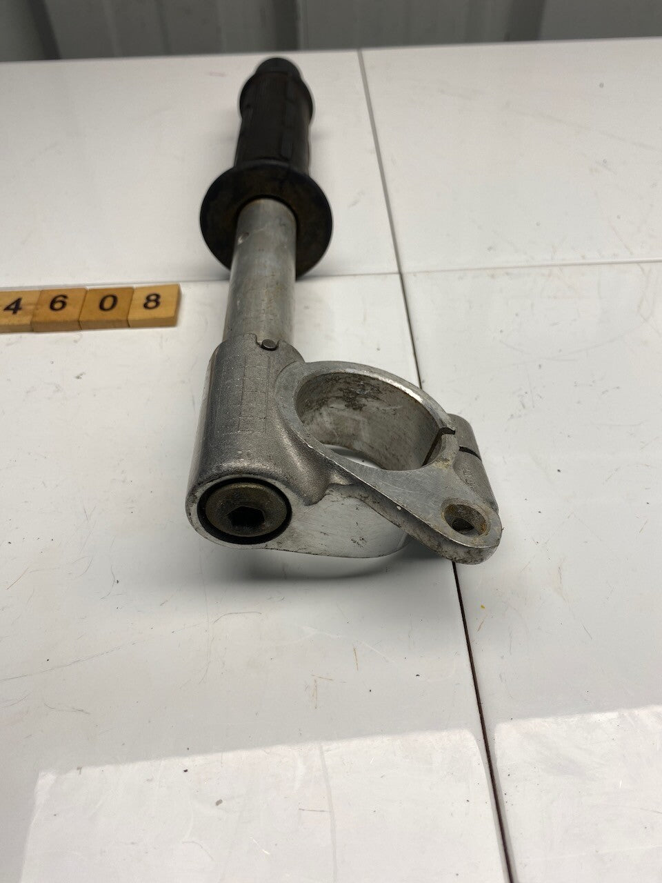 Kawasaki ZX6R L/H Handlebar & Mount & Weight
