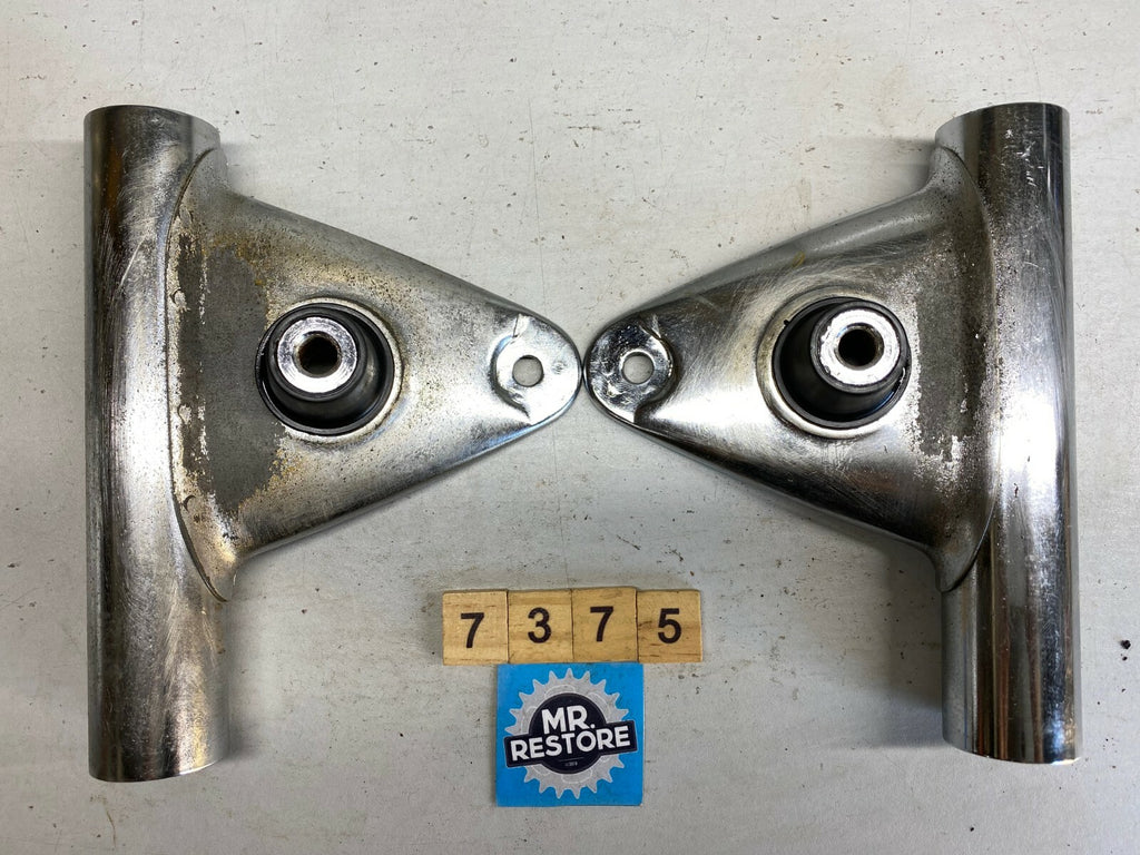 Suzuki TC185 TS185 1974 Headlight Mounts Ears & Indicator Rubbers