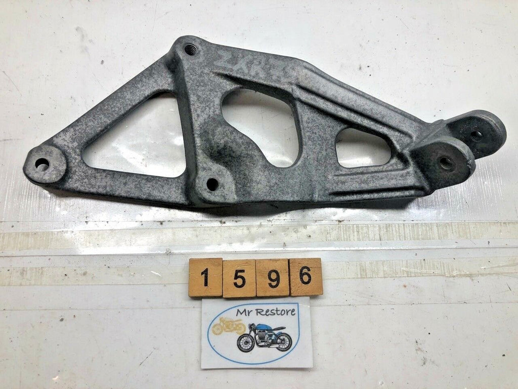 KAWASAKI ZXR750 H R/H Pillion FOOTREST Bracket assy
