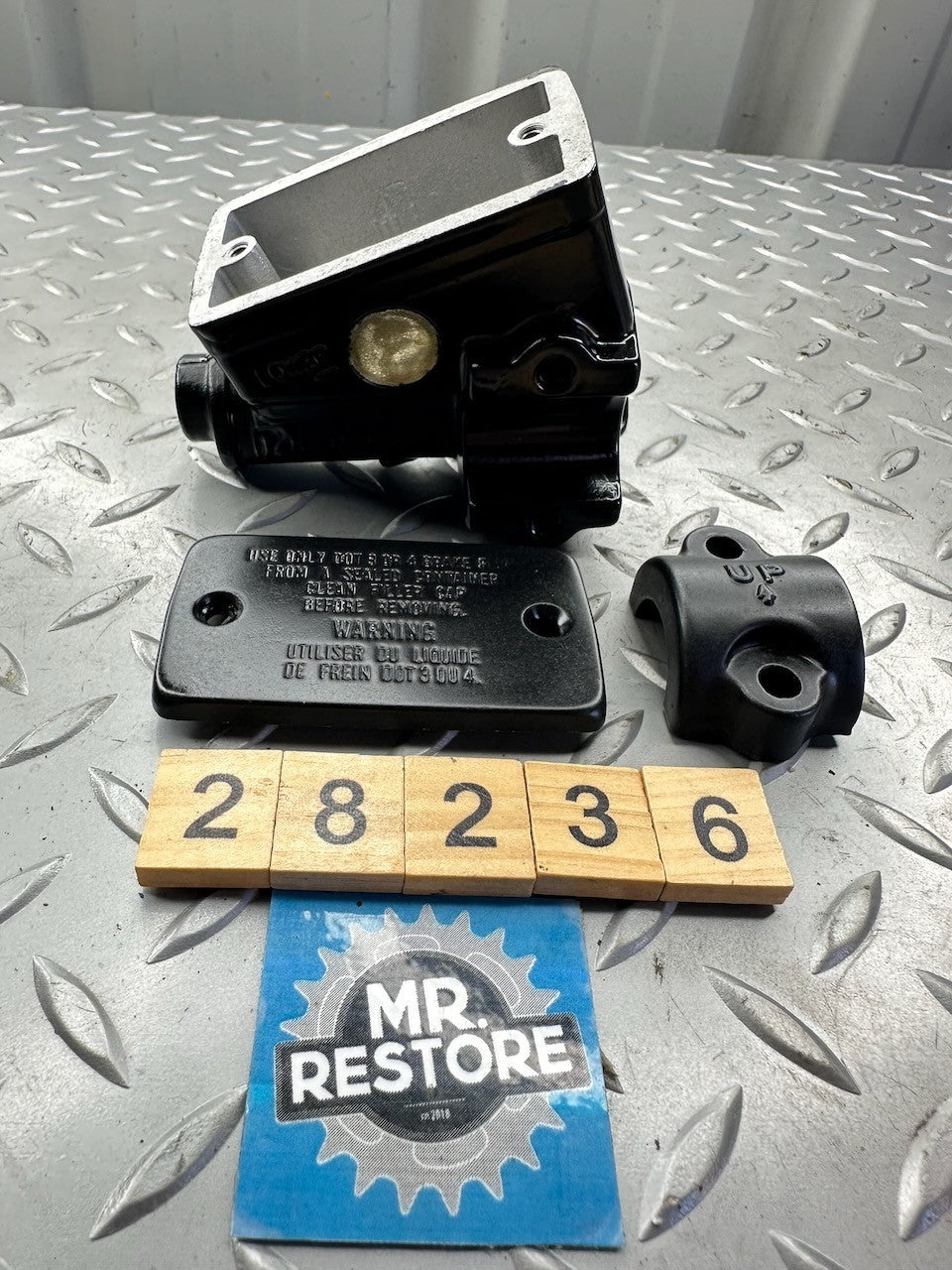 Suzuki RG500 RG400 RG250 OEM Front Brake Master Cylinder & Cap (Repainted)