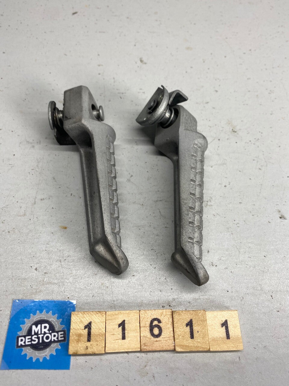 Kawasaki ZZR250 Pillion Passenger Pegs & Fixings (pair)