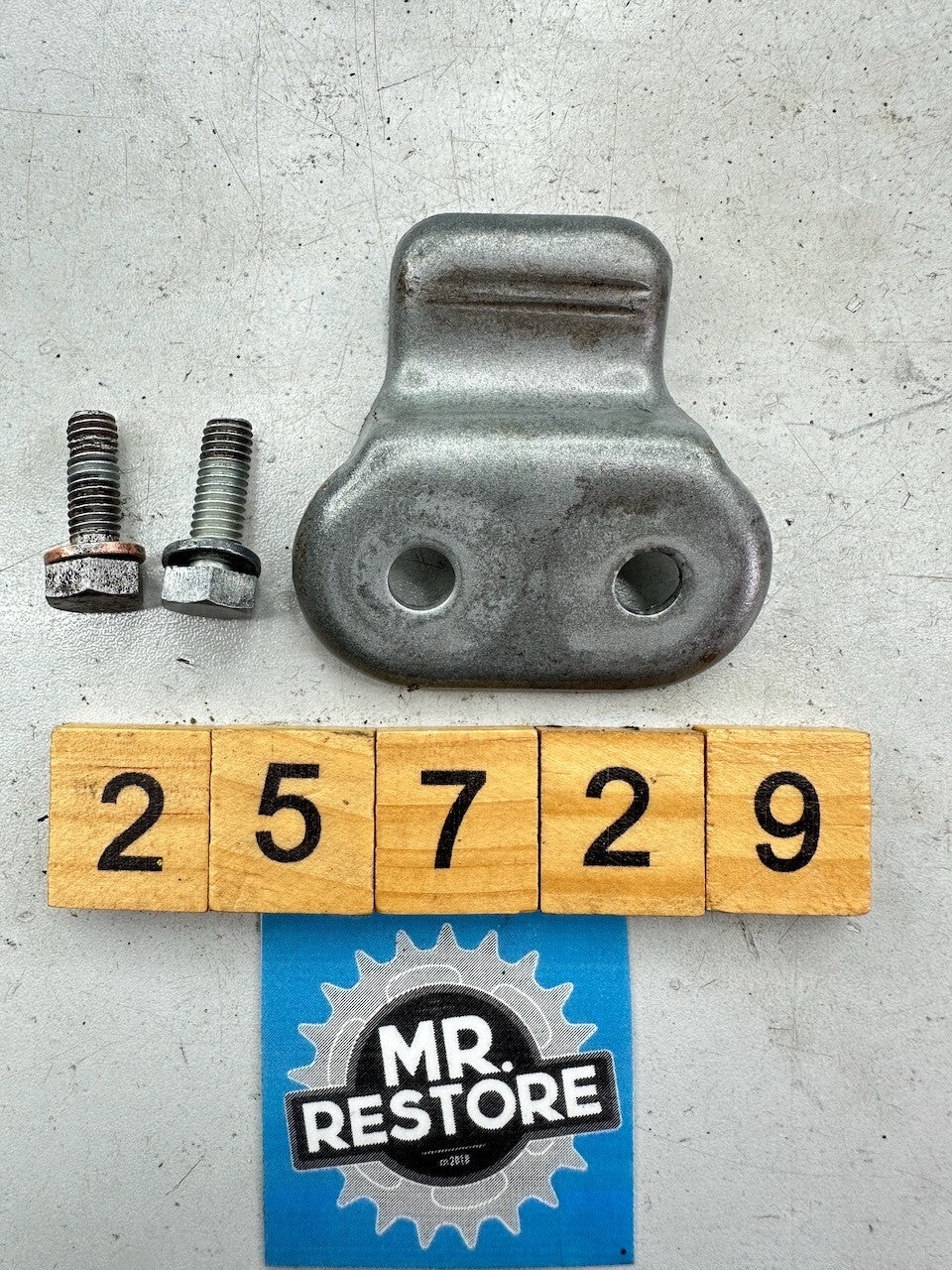 Yamaha TY250 YZ400 XT500 XJ550 TT500 SR250 DT125 IT400 OEM Front Seat Bracket