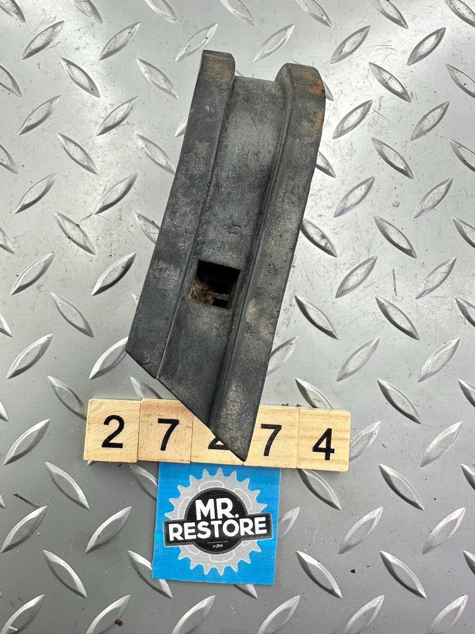 Yamaha DT175 DT100 YZ125 MX125 Fuel Tank Locating Damper Rubber 401-24183-00