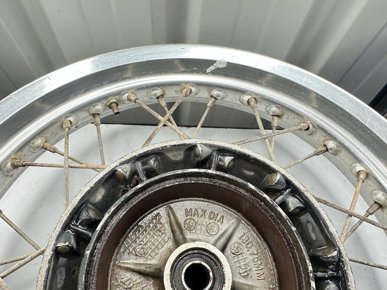 Kawasaki KL600 1984-89 17x2.50 Rear Wheel Hub & Rim - 41034-1107