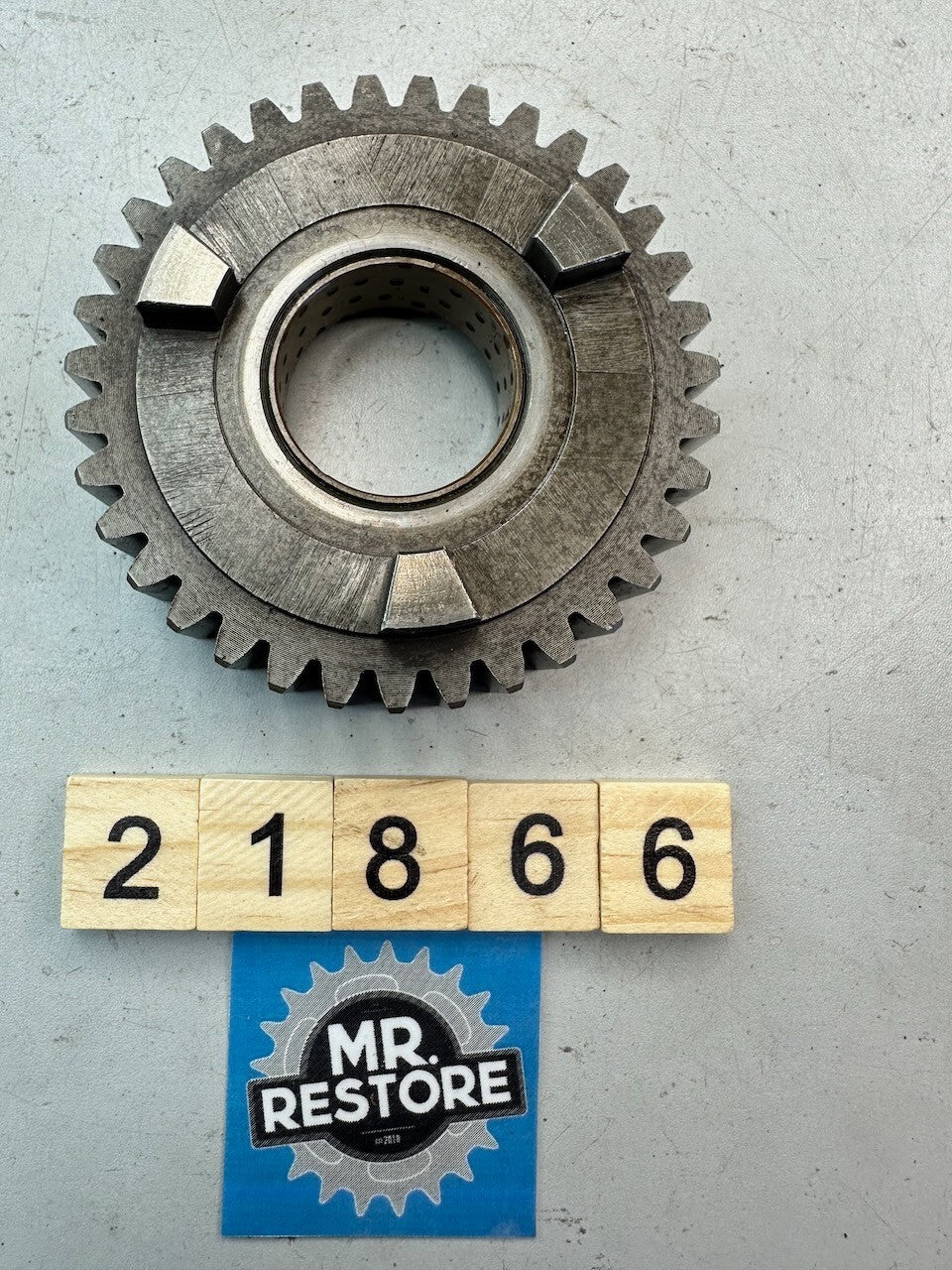 Kawasaki Z1000 KZ1000 Z900 KZ900 Z1 Transmission Output Shaft 3rd Gear