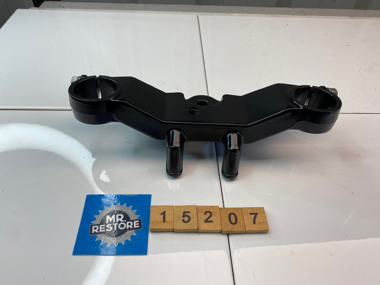 Suzuki RG250 Steering Stem Head 1986 Re-painted