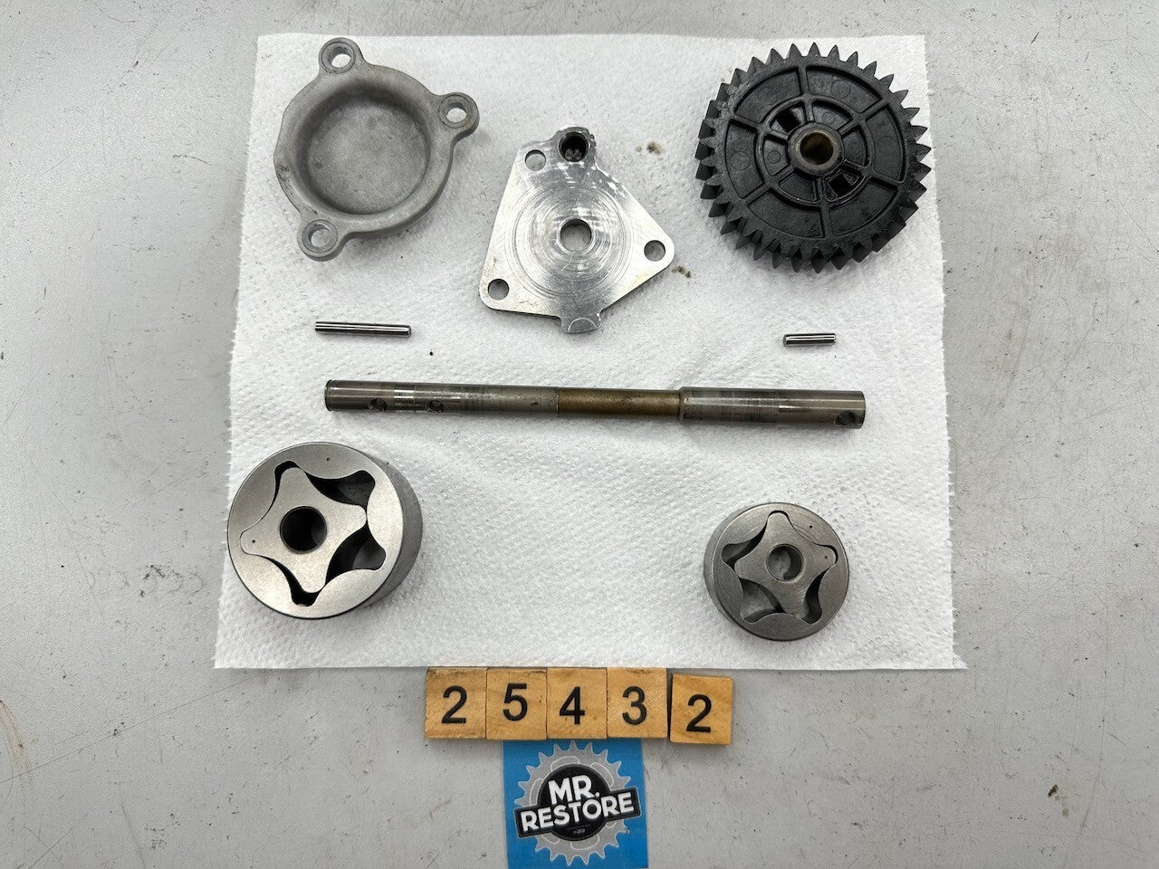 BMW F800S F800ST Oil Pump Shaft, Rotors, Covers