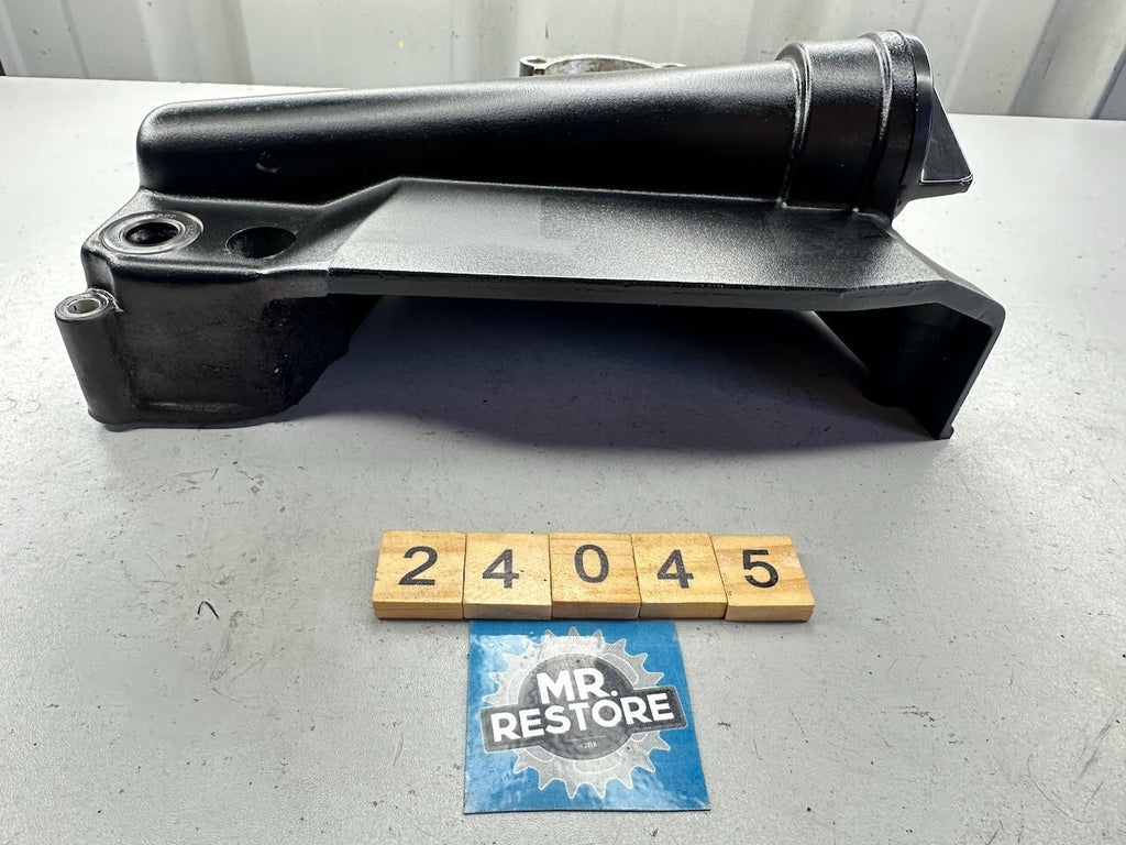Triumph Daytona Speed Triple T300 Sprint Trident - Sprocket Cover & Dipstick