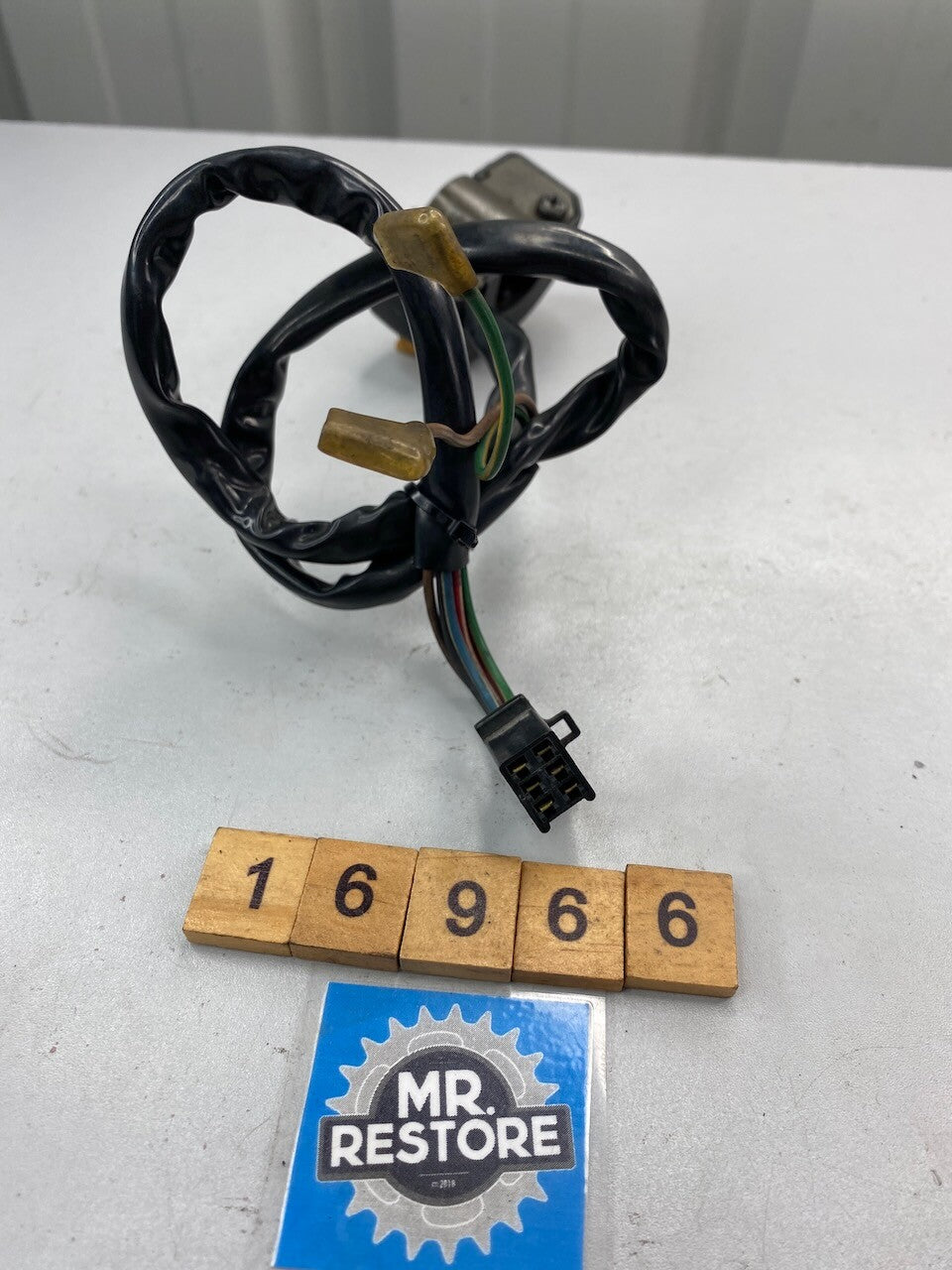 Yamaha FZR250 3LN R/H Handlebar Kill Start Switch