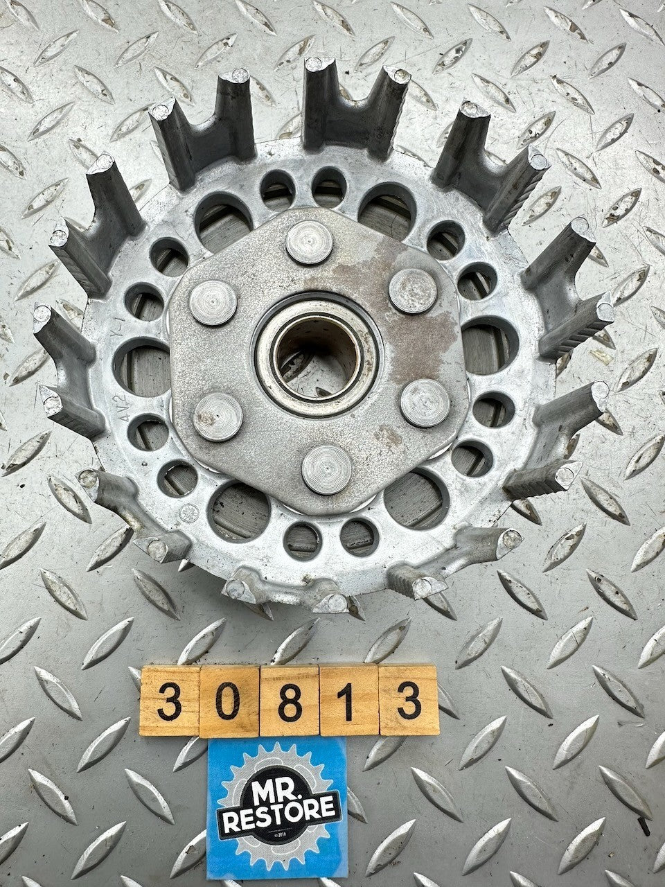 Yamaha YZ125 1981 Clutch Basket & Final Drive Gear 4V2-16150-00