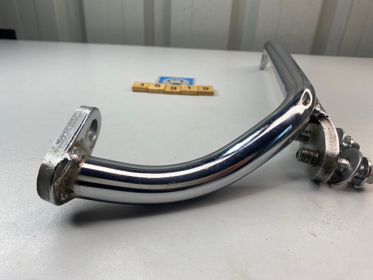 Yamaha XV1100 R/H Footrest Bar & Bolts VGC - 3CF-27472