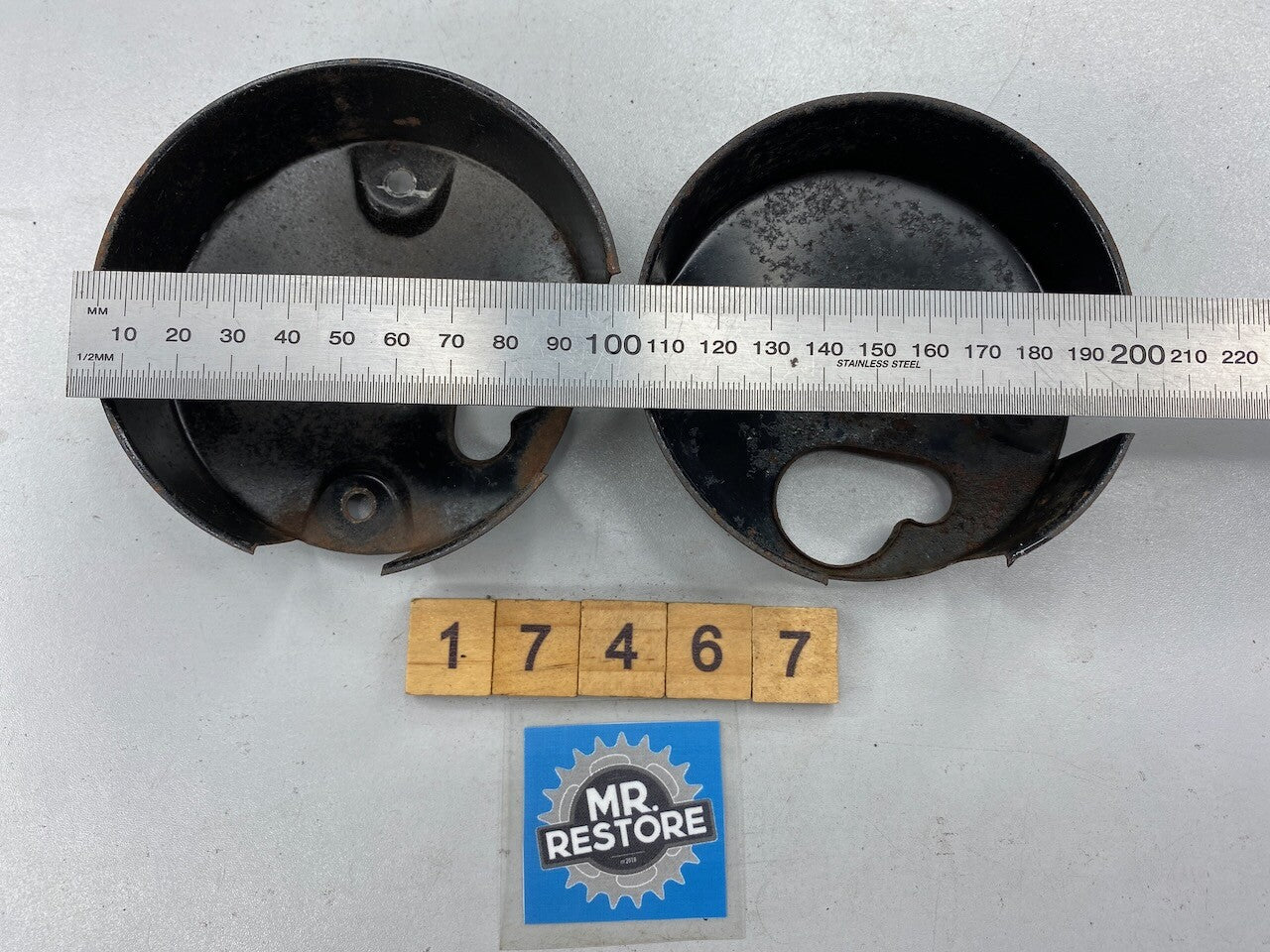 Kawasaki Z750 KZ750 Z KZ Tachometer Speedometer Rear Covers (pair)