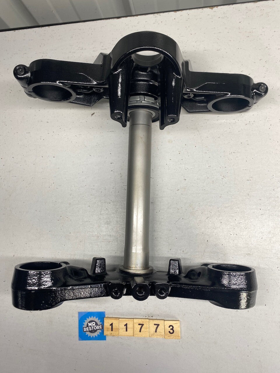 Kawasaki ZR750 Zephyr Fork Clamp Triple Tree K450A - Reconditioned